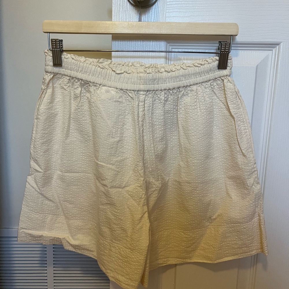 COS Cream High-Waist Seersucker Pull-On Shorts